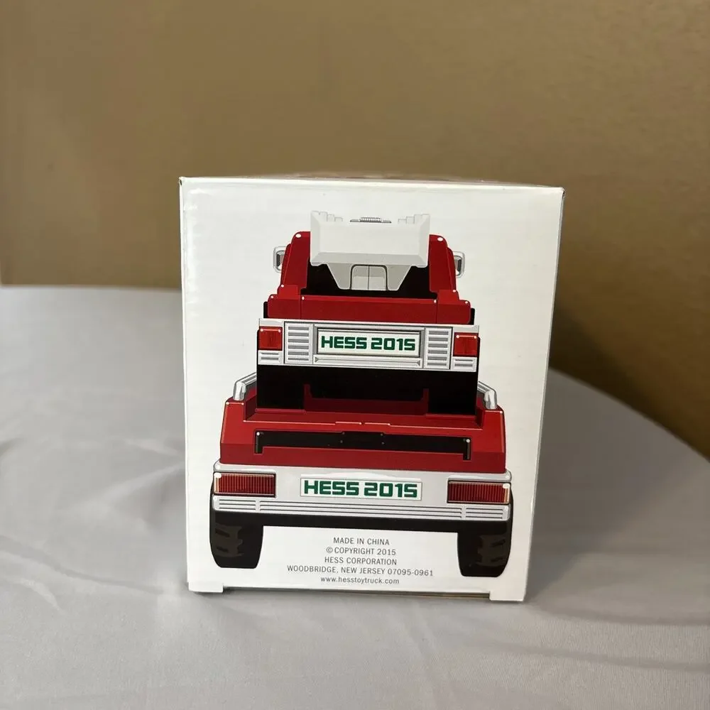 Hess 2015 Fire Truck and Ladder Rescue Collectable Brand New